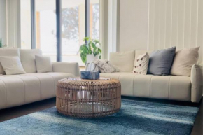 2-bedroom 2 minutes to Train Station Sydney